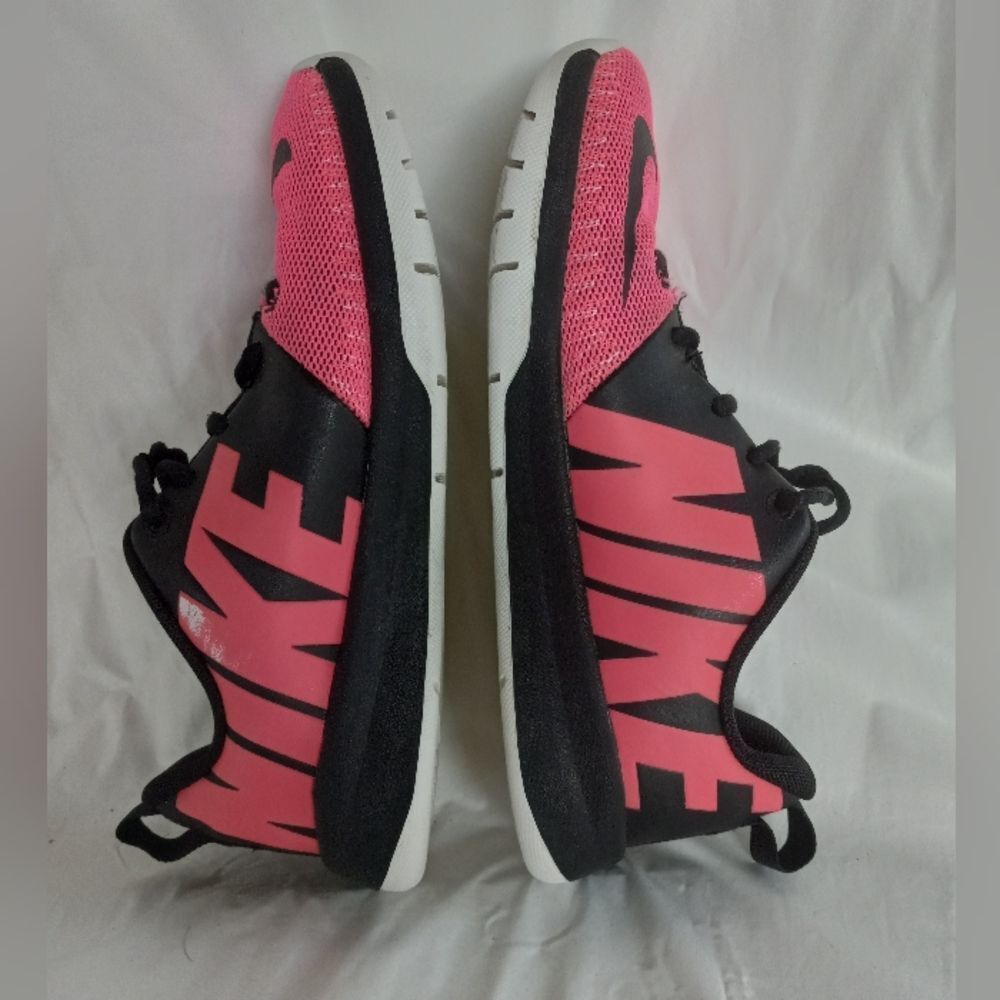 Nike Team Girls Hustle D7 Low Sneakers Black/Racer Pink/White